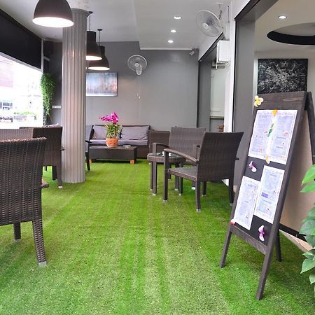 C&C Residence Bistro Restaurant Pattaya Exterior photo